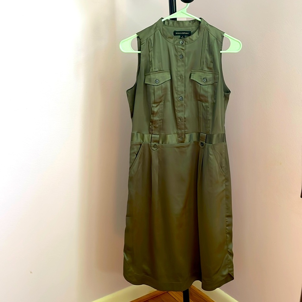Banana republic women’s utility style green dress - size 2